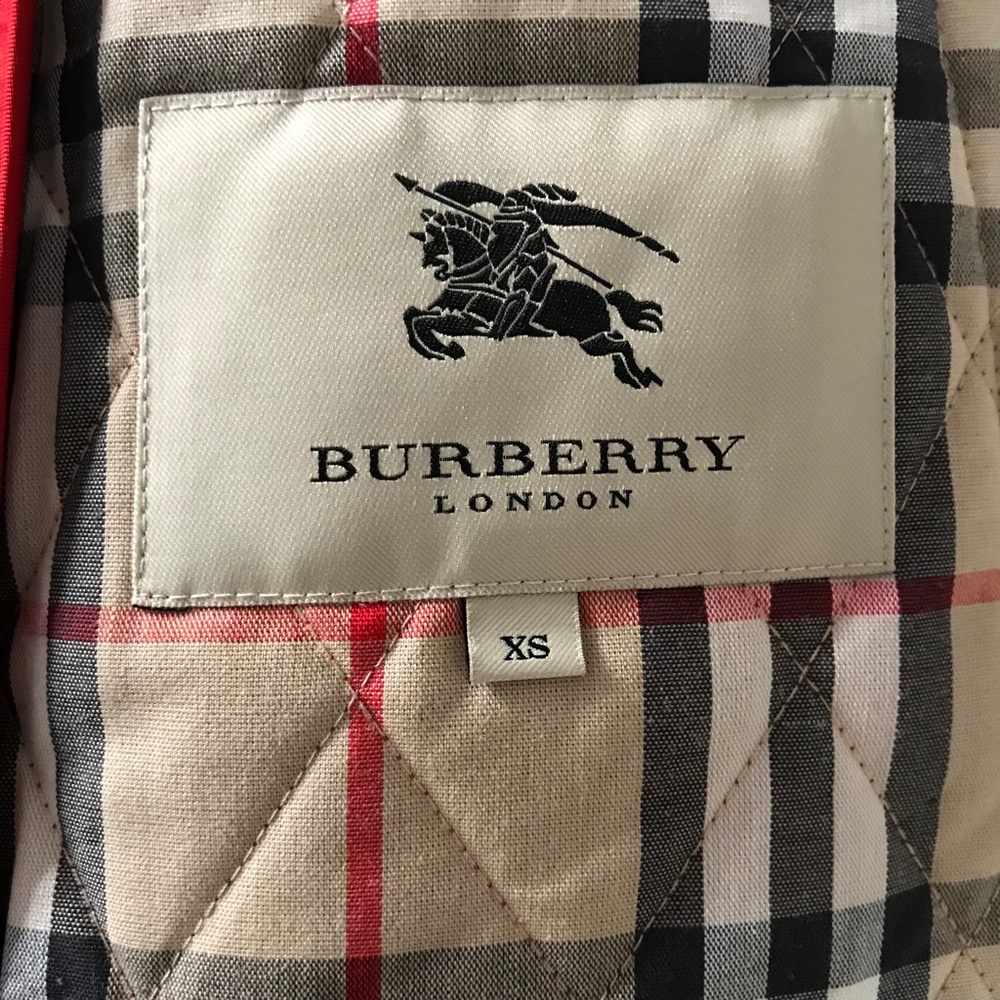 Burberry Quilted Red Jacket - Picture 7 of 12